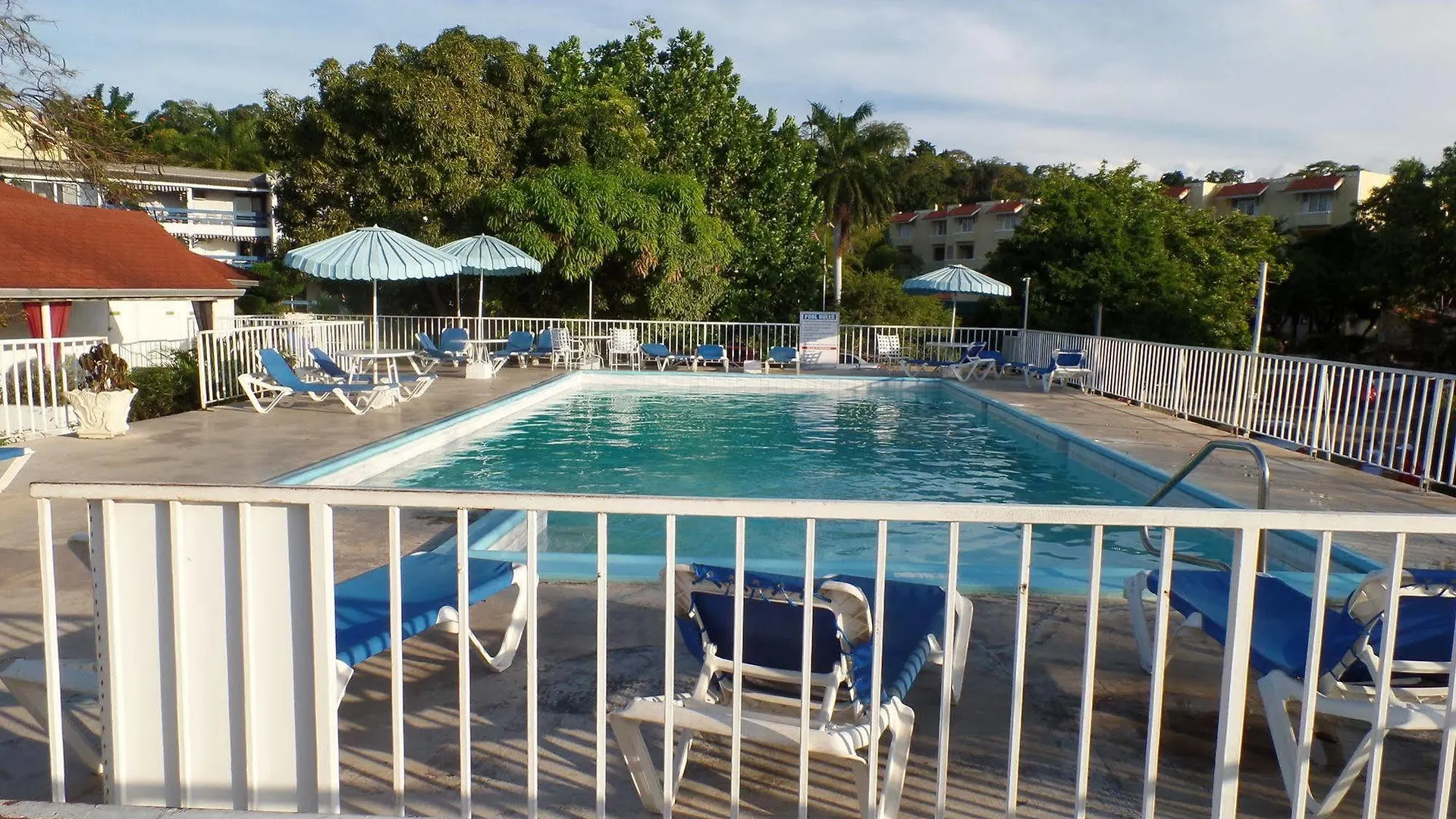 Baywatch Beach At Montego Bay Club 0*,