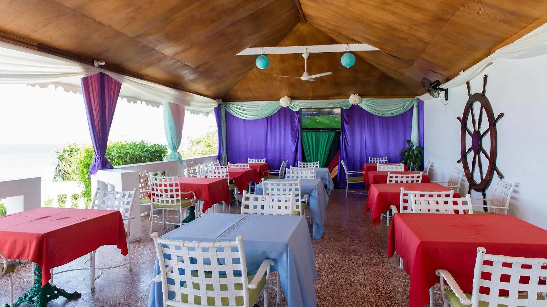 Apartment Baywatch Beach At Montego Bay Club